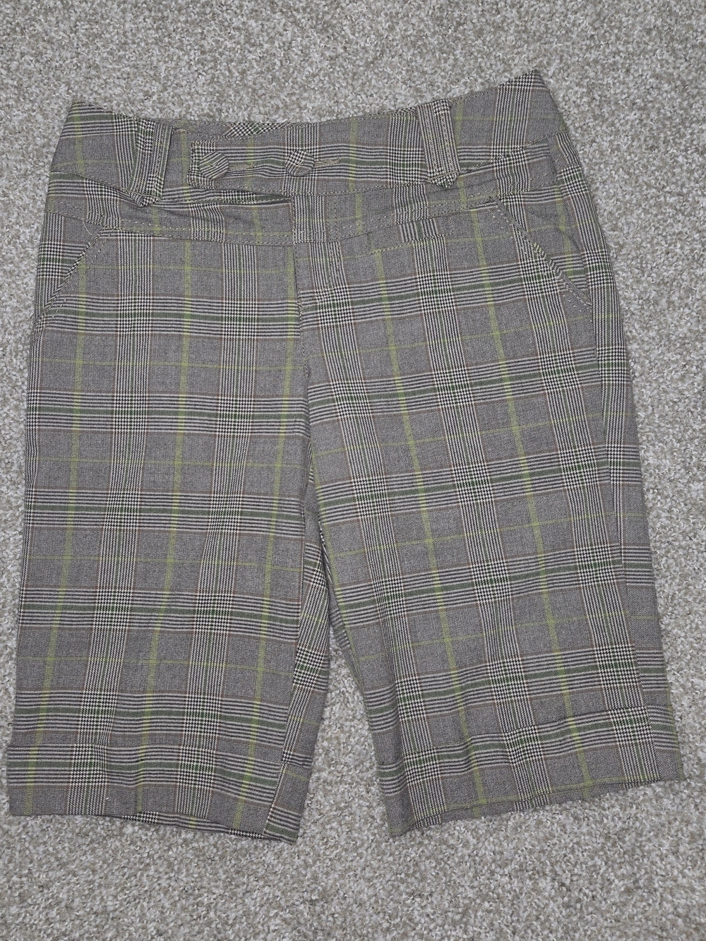 DKNY Gray Plaid Capris with Green Windowpane